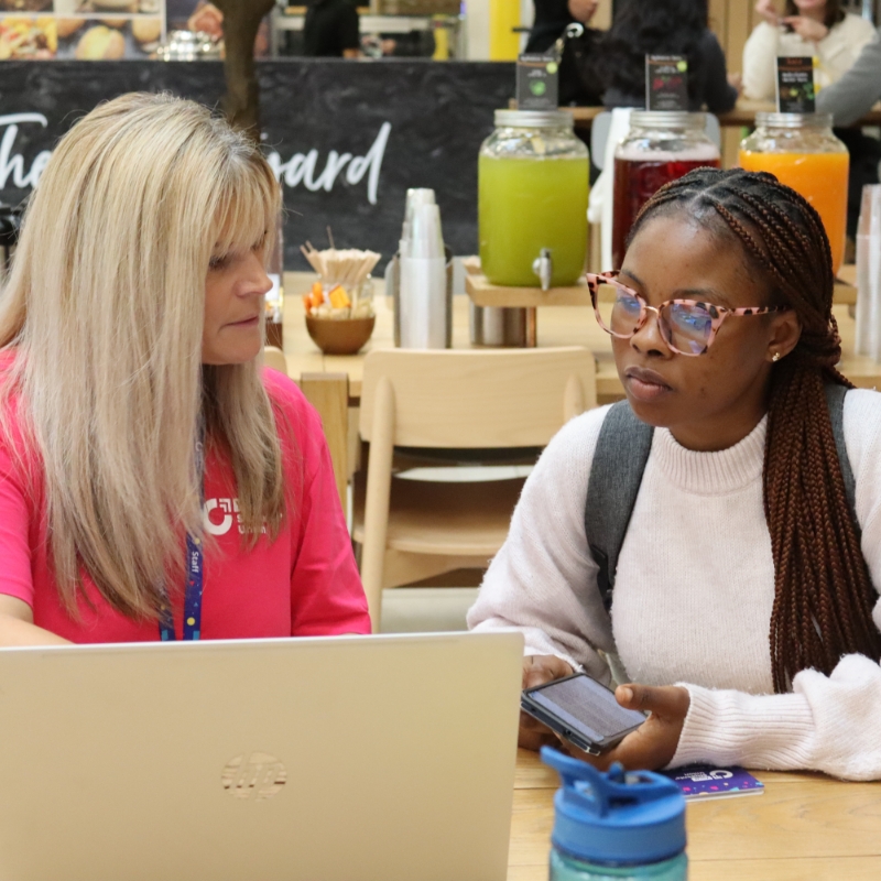 Your SU staff member talking to a student.